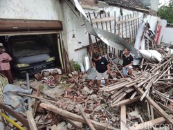 69 Rumah dan Bangunan Rusak Diterpa Angin Kencang di Pasuruan