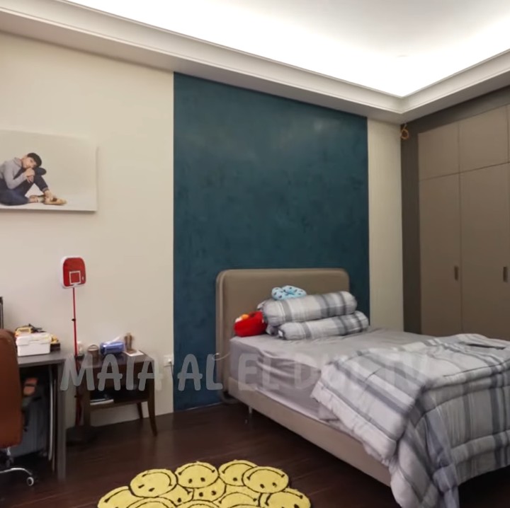 <p>Kamar Betrand sendiri didominasi dengan warna hijau, cokelat, dan krem. Seperti kebanyakan kamar anak laki-laki, ia juga mengoleksi berbagai macam mainan. (Foto: YouTube MAIA ALELDUL TV)</p>