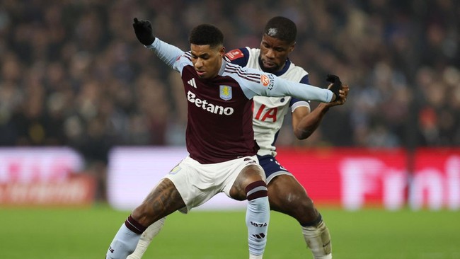 Marcus Rashford melakoni debut bersama Aston Villa saat menyingkirkan Tottenham Hotspur dari Piala FA, Senin (10/2) dini hari WIB.