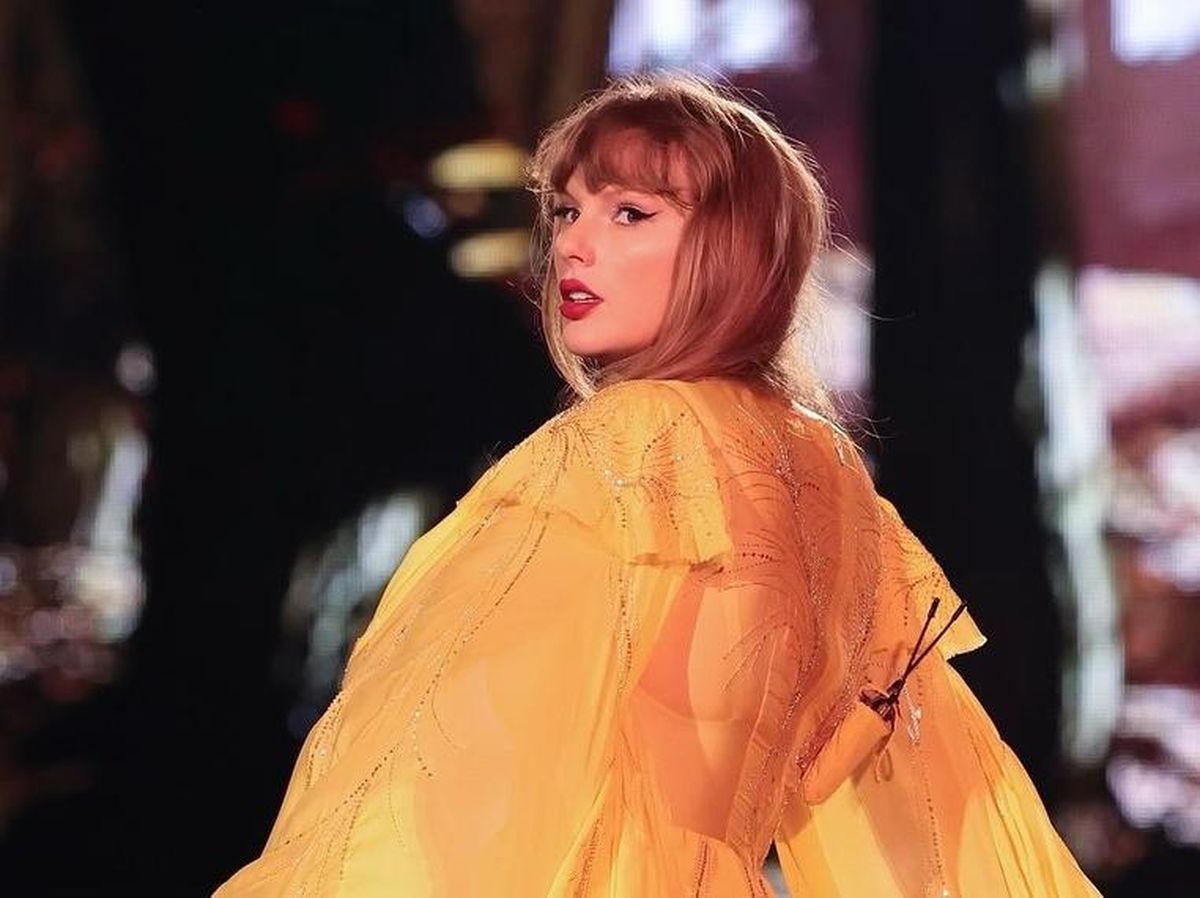 Ogil uxlayotgan onasini sikdi (rus porno videosi)