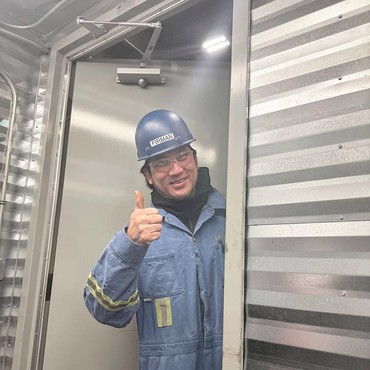 Naik Jabatan, 7 Potret Tengku Firmansyah Kini Jadi Tukang Las Helm Biru di Kanada