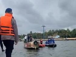 Kapal Terbakar di Dermaga Marina Jakut Dievakuasi, Penyelam Dilibatkan