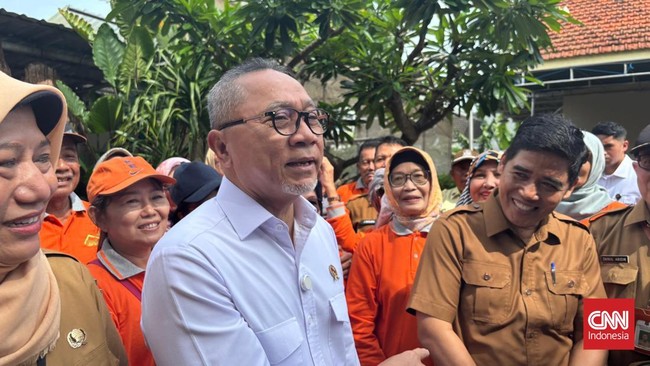 Menko Pangan Zulkifli Hasan mengatakan kuota impor sapi hidup dihapus demi menjamin ketersediaan pasokan daging hingga susu nasional.