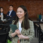 5 Bahasa Tubuh yang Menunjukkan Bahwa Sebenarnya Seseorang Itu Cerdas Menurut Psikologi