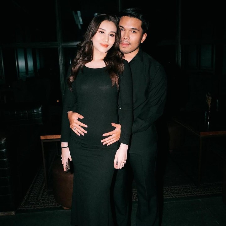 <p>Aaliyah pertama kali mengumumkan kehamilannya di pertengahan bulan Januari 2025. Tak lama setelah itu, Aaliyah dan suaminya mengadakan acara syukuran empat bulan kehamilan yang dilangsungkan secara tertutup. (Foto: Instagram @aaliyah.massaid)</p>