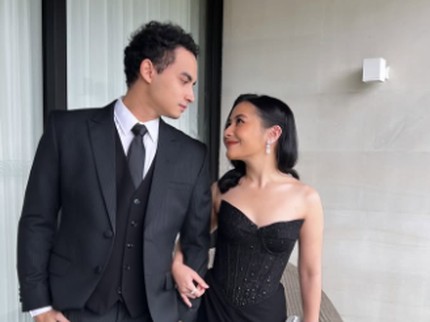 7 Potret Artis Hadiri Pernikahan Angga Yunanda, Ada Prilly Latuconsina Gandeng Sang Kekasih
