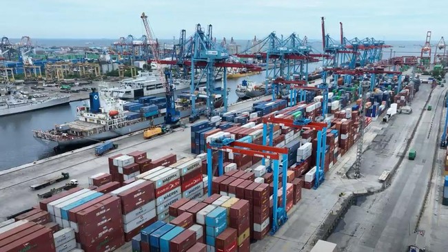 Seluruh layanan terminal dari curah kering, curah cair, general cargo, hingga terminal kendaraan, dipastikan tetap beroperasi optimal saat Lebaran.