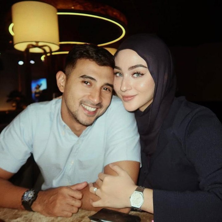 <p>Ali juga termasuk pria yang bucin pada sang istri, lho. Dalam berbagai kesempatan, ia kedapatan menulis caption manis untuk Margin. (Foto: Instagram: @marginw)</p>