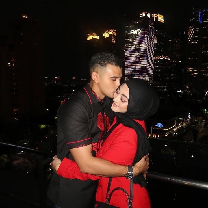 <p>Melihat dari laman Instagram, keduanya juga kerap membagikan momen bersama. Meski sudah memiliki anak, Ali dan Margin selalu tampil romantis, Bunda. (Foto: Instagram: @marginw)</p>