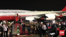 Mayor Teddy Tegur Paspampres saat Payungi Prabowo Sambut Erdogan