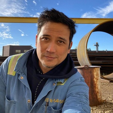 Setahun Jadi Tukang Las di Kanada, Tengku Firmansyah Ungkap Alasan Ganti Pakai Helm Biru