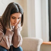 Sulit Menolak Permintaan Orang? Ini 7 Tanda Kalau Kamu Seorang People Pleaser