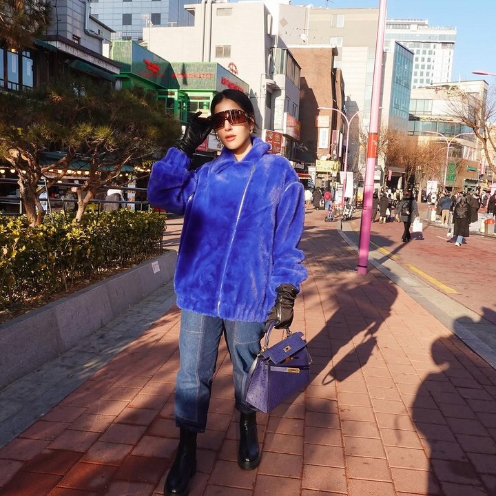 <p>Tasya mengaku ini adalah kunjungan pertamanya ke Negeri Ginseng, lho. "Pertama kali ke korea & pertama kali menyentuh suhu -10 derajat Celcius. Meunitiis pisan euyy," ujar Tasya, dikutip dari laman Instagram@tasyafarasya, Selasa (11/2/2025). (Foto: Instagram@tasyafarasya)</p>
