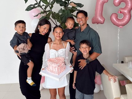 7 Potret Ultah ke-13 Kiyomi Anak Jennifer Bachdim, Dirayakan Sederhana Bareng Keluarga