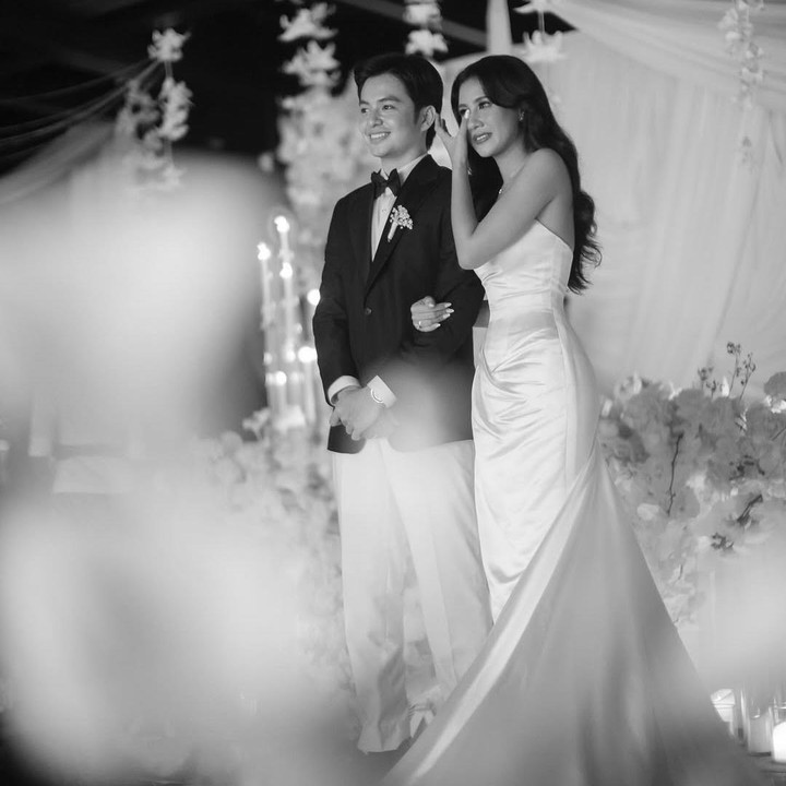 <p>Sama seperti akad nikah, acara resepsi pernikahan Angga dan Shenina juga digelar secara tertutup. Resepsi hanya dihadiri oleh keluarga dan teman dekat keduanya saja. (Foto: Instagram @sheninacinnamon/ @angga)</p>