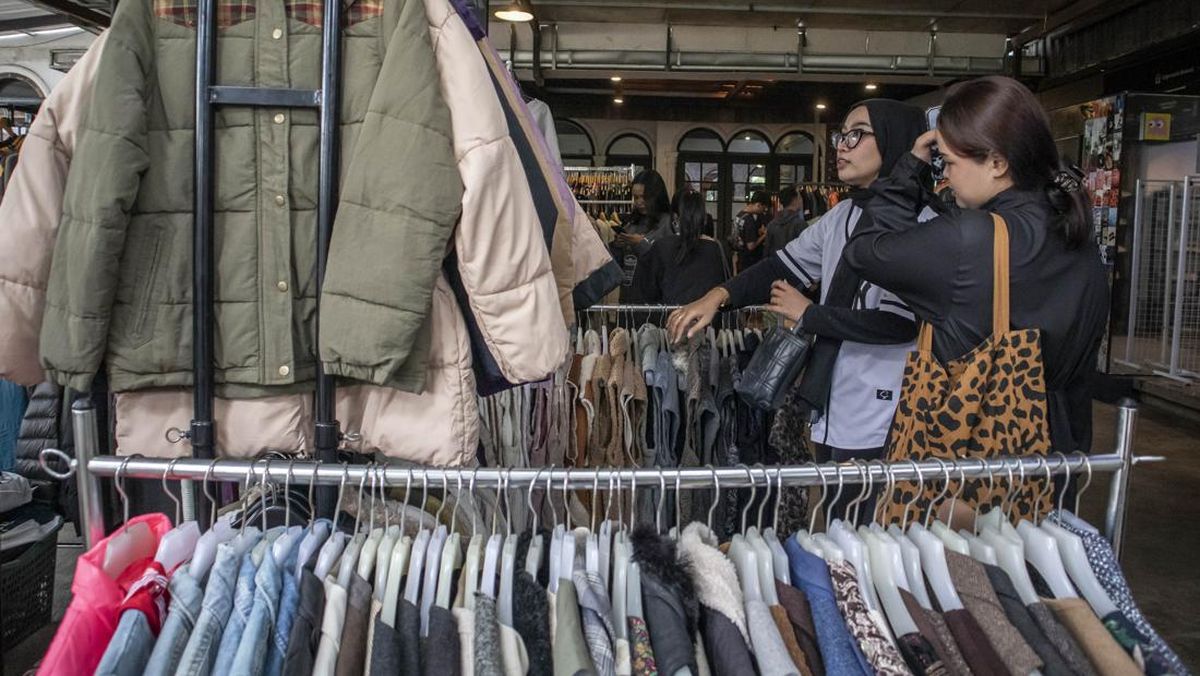 5 Alasan Orang Gemar Thrifting, Bukan Cuma Harga Miring