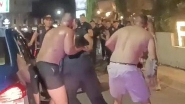 img-title Polisi Buru Sejumlah Bule yang Keroyok Sekuriti di Depan Kelab Malam Bali