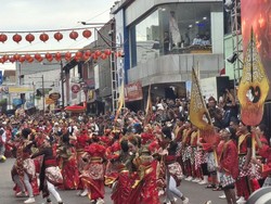 Ada Festival Cap Go Meh, Warga Padati Jalan Surya Kencana Bogor