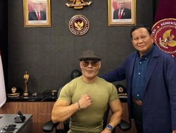 Video: Berapa Gaji Deddy Corbuzier Sebagai Stafsus Menhan?