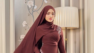 Kelakuan Tak Terduga Fuji saat Makan Sahur Sendirian Jadi Sorotan