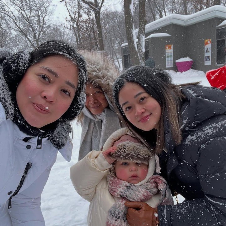 <p>Tidak hanya berdua, Indri turut mengajak sang putri serta sang Ibunda. Selain itu, sang adik semata wayang, Gisela Cindy yang tinggal di Kanada, pun ikut serta. (Foto: Instagram: @giselacindy12)</p>