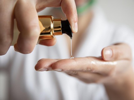 Kandungan Skincare Sperma Salmon Ramai Dipakai Artis Hollywood, Amankah? Ini Kata Dokter
