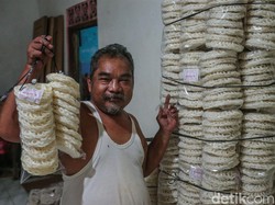 Gurih Kerupuk Tardi Menjamah 15 Pasar Jakarta Sejak 1990