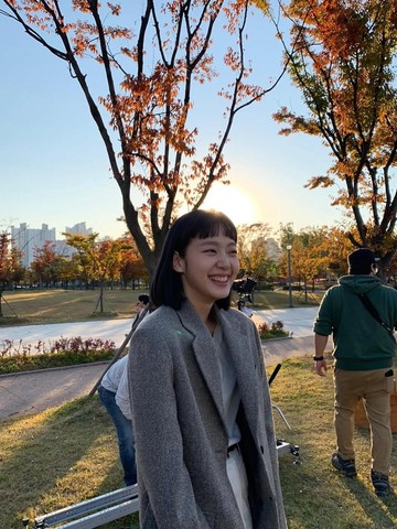 Bob hingga Pixie Cut, Simak 6 Transformasi Gaya Rambut Kim Go Eun yang Cantik!