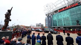 FOTO: Sir Alex hingga Rooney Hadiri Pemakaman Legenda MU Denis Law