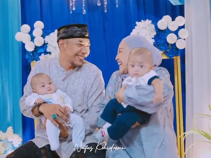 5 Potret Akikah Putra Kembar Mpok Alpa, Hadirkan Marawis hingga Tari Sufi