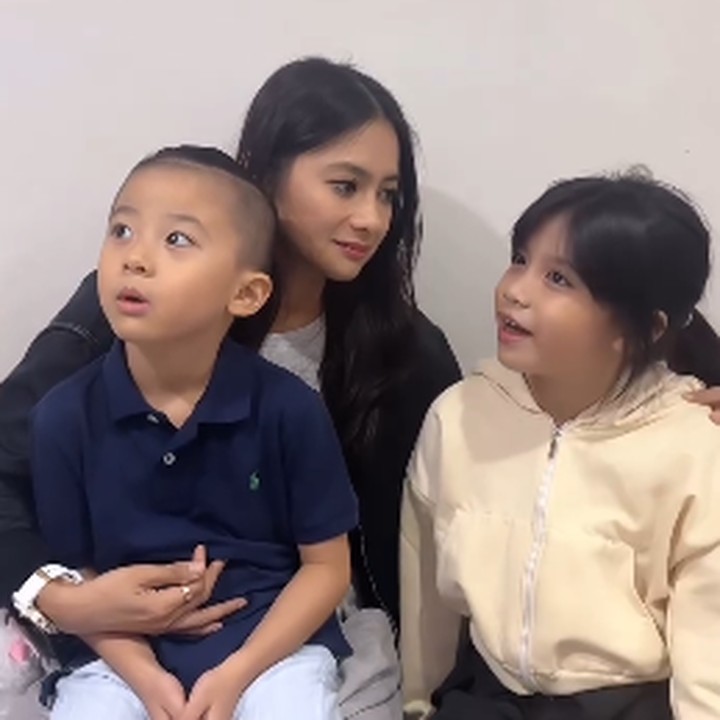 <p>Melihat dari laman Instagram Rini, sang putra dan Cattleya selalu tampil kompak dan menggemaskan. Meski begitu, dalam beberapa kesempatan, Rini menyebut keduanya juga kerap bertengkar. (Foto: Instagram: @riniyulianti)</p>