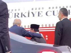 Momen Erdogan Berkali-kali Peluk Prabowo Saat Hendak Tinggalkan RI