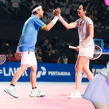 Tanggapan Raffi Ahmad Usai Momen Peluk Nia Ramadhani Viral