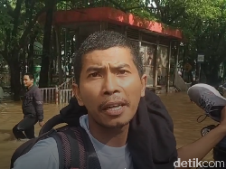 Jalan Terputus Imbas Banjir di Maros, Tiket Penumpang Pesawat Warga Hangus