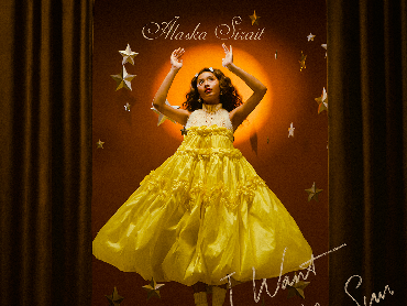 'I Want To Be The Sun' Tandai Debut Alaska Sirait