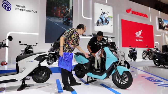 Wakil Menteri Perindustrian Faisol Riza mengatakan subsidi untuk pembelian motor listrik baru diprediksi akan keluar pada Agustus 2025.