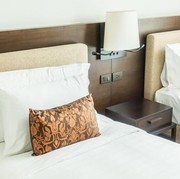 Wajib Tahu, 5 Aturan Penggunaan Kasur Hotel Biar Nggak Kena Denda!