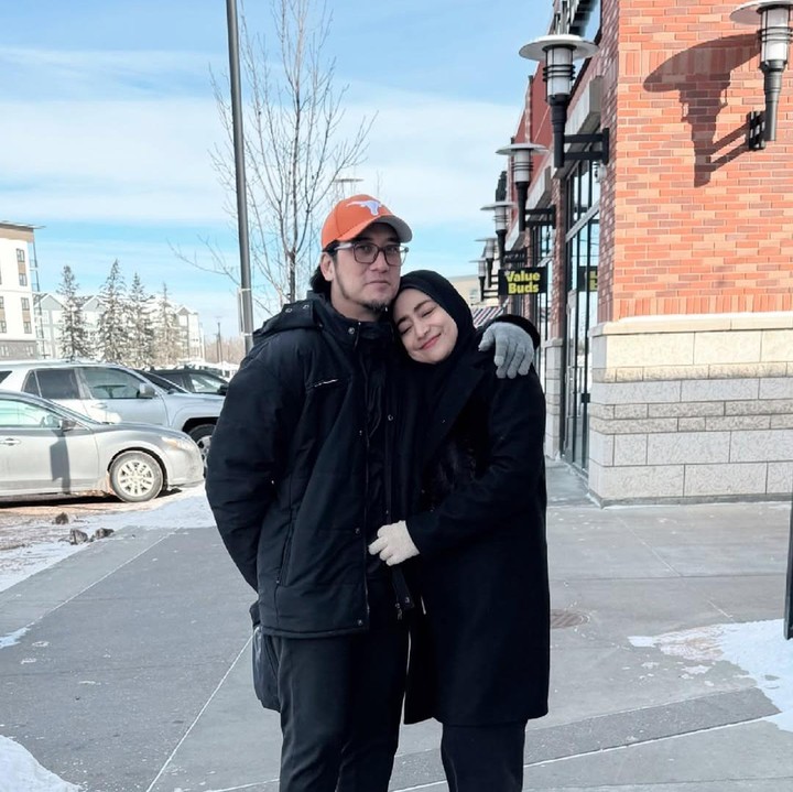 <p>Belum lama ini, Cindy mengucapkan selamat kepada sang suami atas kenaikan pangkatnya. "Selamat ya sekarang udah <em>blue hat,</em> <em>bye-bye yellow hat</em>," tulis Cindy, dikutip dari laman <em>Instagram@cindyfatikasari18,</em> Kamis (13/2/2025). (Foto: Instagram@cindyfatikasari18)</p>