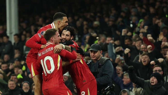 Everton menahan imbang Liverpool dengan skor 2-2 dalam Derby Merseyside Liga Inggris yang berlangsung di Goodison Park, Kamis (13/2) dini hari WIB.