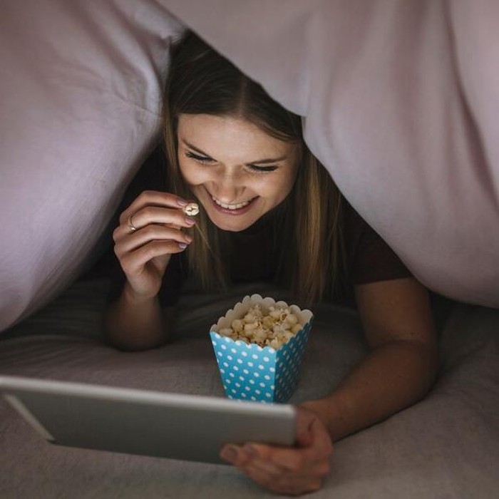 Orang-orang yang menonton ulang program yang sama sering kali berkomentar bahwa setiap tayangan ulang mengungkapkan detail baru.