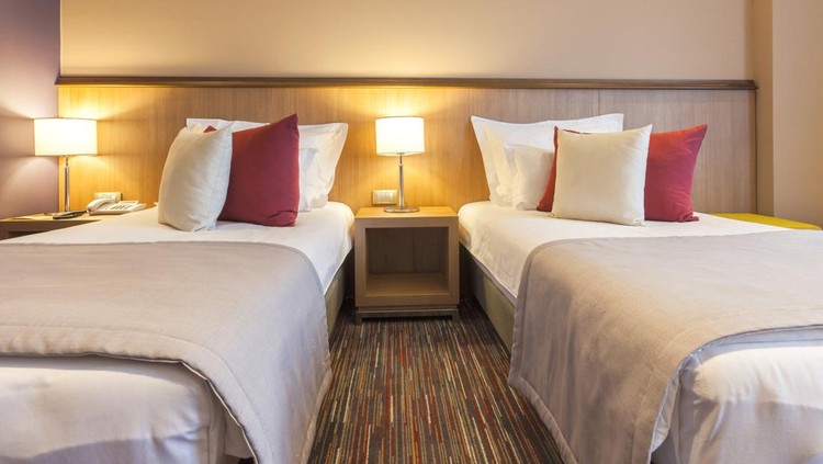 Ilustrasi twin bed hotel
