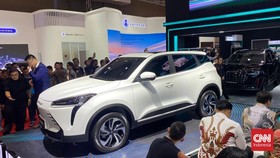 Mobil Listrik Pertama Jetour X50e Debut di IIMS 2025