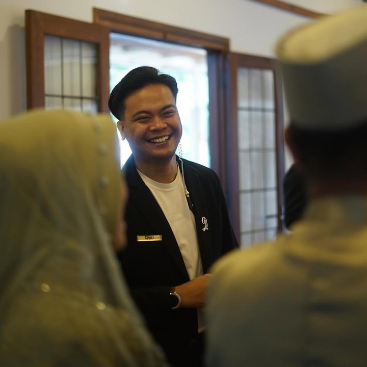 <p>Sebagai pendatang baru di bidang ini, Reza tetap berusaha untuk menyesuaikan diri dengan kebutuhan klien. Ia juga mengutakan sikap profesional ketika bekerja. (Foto: Instagram: @mrezanugrah)</p>