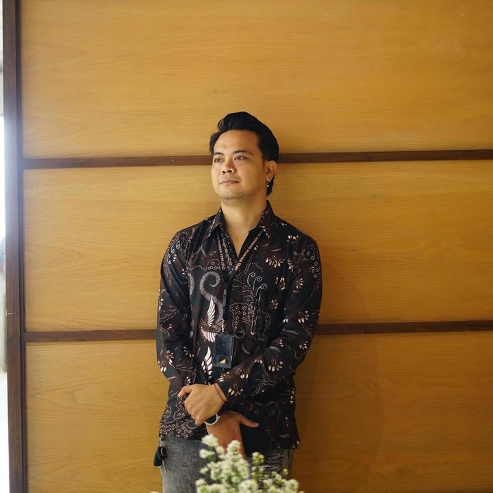 <p>Reza pertama kali terjun ke dunia WO ketika masa pandemi di tahun 2020. Ia pun bersyukur karena sekarang terjun ke bidang ini karena WO telah menyelamatkannya di masa pandemi. (Foto: Instagram: @mrezanugrah)</p>