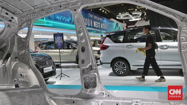 FOTO: Suzuki Pamer Mobil Konsep eWX di Kemayoran
