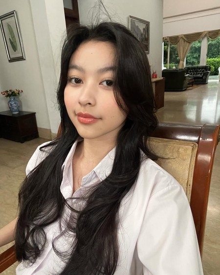 Lateks gaz niqobi porno onlayn