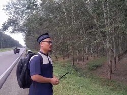 Aksi Pria di Lampung Selatan Rukiah Jalan gegara Dianggap Rawan Kecelakaan