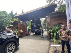 Elite KIM Plus-Kepala Daerah Mulai Datangi Kediaman Prabowo di Hambalang