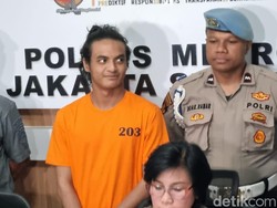 Penampakan Vadel Badjideh Tersangka Persetubuhan Anak Kini Berbaju Tahanan