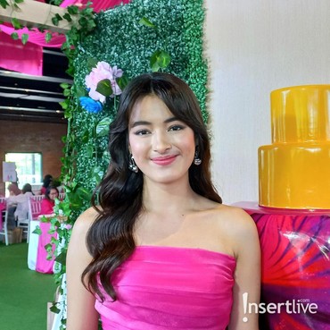 Hobi Merajut, Mawar de Jongh Rajin Buatkan Kado Spesial untuk Orang Tersayang